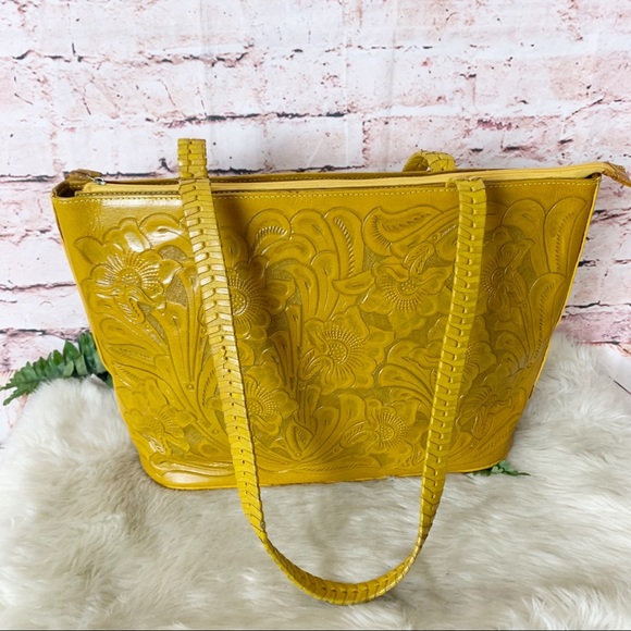Alexandro Yeo Handbags - Handcrafted Alexandro Yeo Tooled Yellow Purse